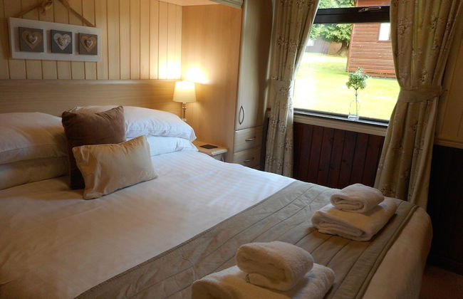 Birch Lodge 13 with Hot Tub - Foto 4