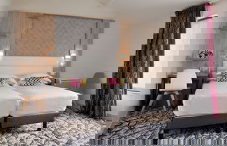 Foto 17 - Serotel Suites