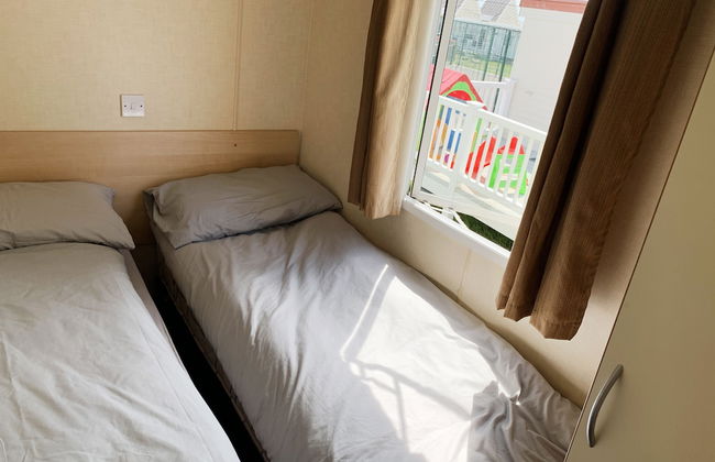 Beautiful 3-bedroom Caravan at Mersea Island - Foto 2