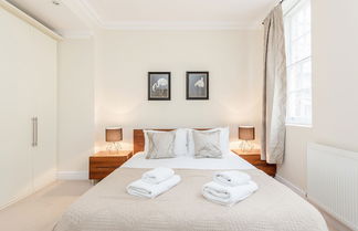 Photo 3 - Spectacular Strand Two Bed Apartment