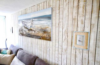 Photo 2 - Crab Shack Apartments - Stylish Back Beach Duplex Apartment