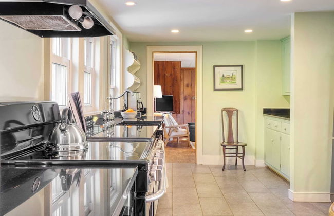 Whitney by Avantstay Private Berkshires Estate - Photo 6
