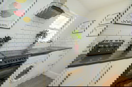 Photo 10 - Waterloo Apartment