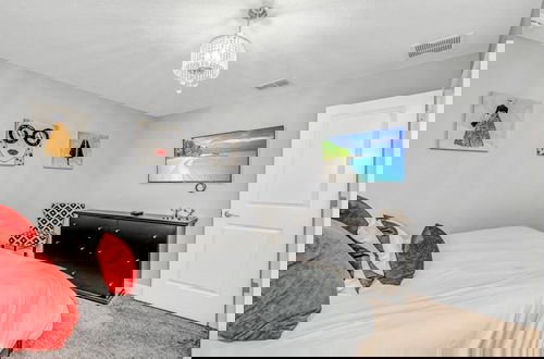 Foto 14 - Storey Lake Resort 9 Bed Game/theater Room 9 Bedroom Home by RedAwning