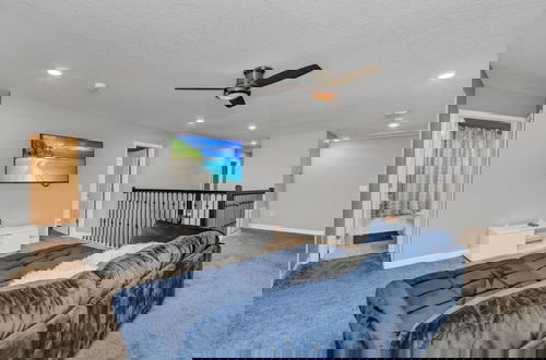 Foto 7 - Storey Lake Resort 9 Bed Game/theater Room 9 Bedroom Home by RedAwning