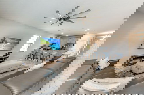 Foto 58 - Storey Lake Resort 9 Bed Game/theater Room 9 Bedroom Home by RedAwning