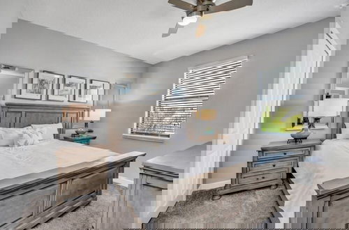 Foto 5 - Storey Lake Resort 9 Bed Game/theater Room 9 Bedroom Home by RedAwning