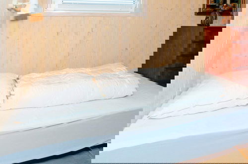 Foto 4 - 4 Person Holiday Home in Lokken