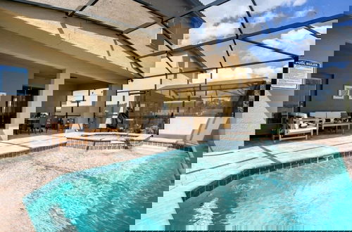 Foto 44 - Saltwater Pool Private Pool Luxury Home! 6 Bedroom Home by RedAwning