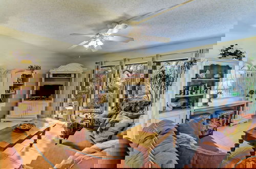 Foto 1 - Dog Friendly Beach Wood Condo, Minutes Away from Atlantic Ocean by RedAwning