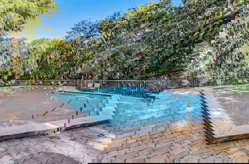 Foto 11 - Pool View Condo with Access to Walking or Biking Pathway Throughout Amelia Island Plantation by RedAwning