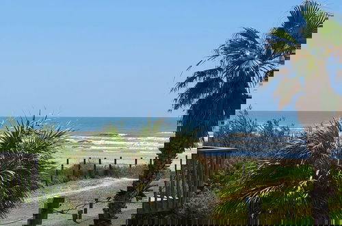 Foto 58 - 2nd Row Beach Home Ocean Views Old School Vibes - 1 min Walk to Sunny Beach