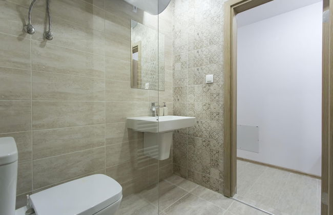 Modern 1bdr Apartment Near Center - Free Parking - Foto 3