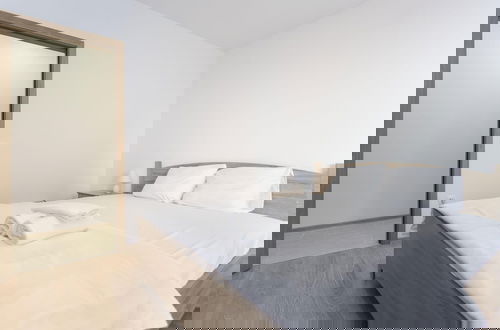 Foto 4 - Modern 1bdr Apartment Near Center - Free Parking