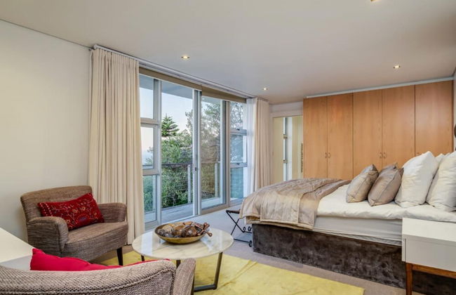 Immaculate Camps Bay Villa w Jacuzzi Views Pool Villa Grenache - Foto 21