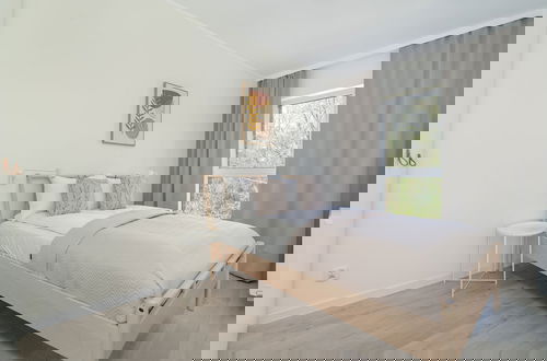 Foto 6 - Apartment With 3 Bedrooms by Renters