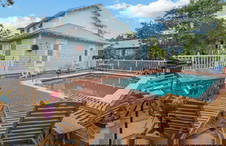 Foto 1 - Classic Beach Home With Heated Private Pool - Sleeps 9