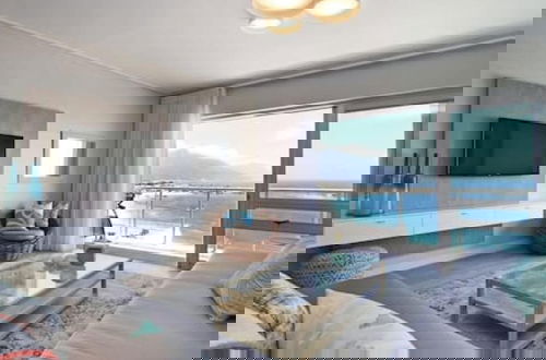 Foto 1 - Incredible Clifton Apartment w 180 Sea Views Dunmore Blue