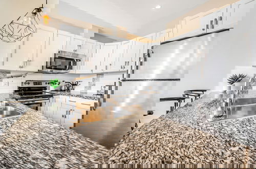 Foto 6 - Top Floor Condo at Amenity Rich Resort