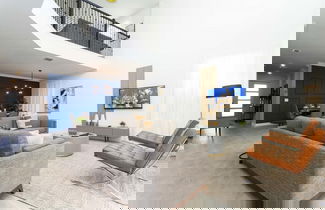 Foto 1 - Super Luxury Modern Home Prime Location