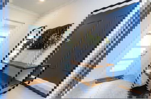 Foto 3 - Super Luxury Modern Home Prime Location