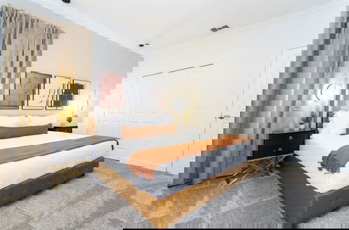 Foto 19 - Super Luxury Modern Home Prime Location