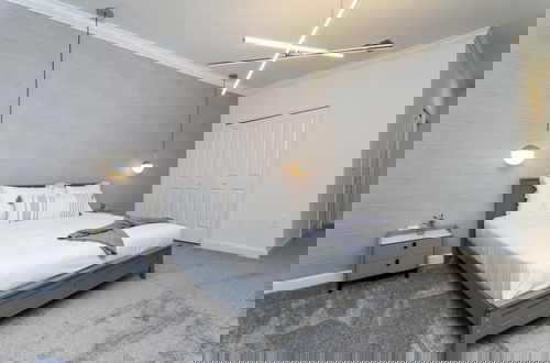 Foto 40 - Super Luxury Modern Home Prime Location