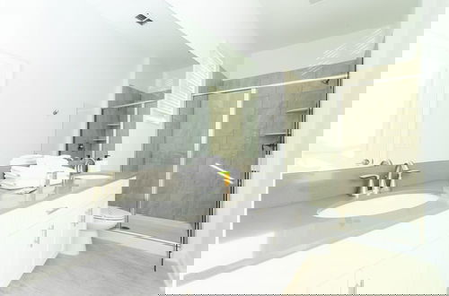 Foto 22 - Super Luxury Modern Home Prime Location