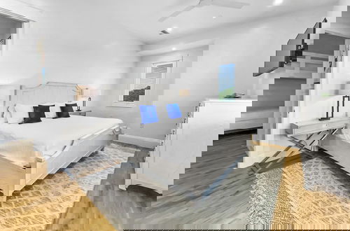 Foto 7 - Summer Wind 7 Bedroom Home by RedAwning