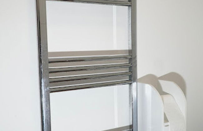 Clean, Spacious 2-bed Apartment in Brierley Hill - Foto 10