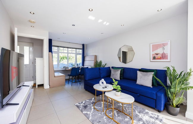 Large 4 Bed Townhouse in Uxbridge Sleeps 9 - Foto 1