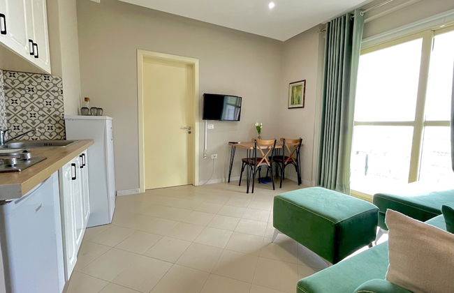 Belle Vue Apartments - Photo 5