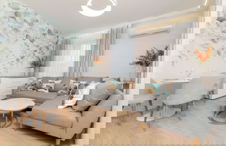 Foto 1 - Bright Apartment With Balcony by Renters