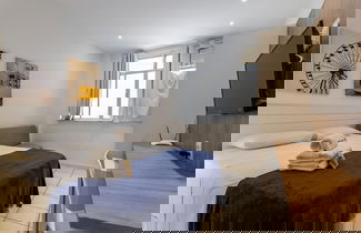 Photo 3 - Flat in Copacabana 2 Minutes From the Beach