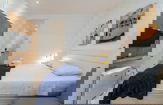 Photo 2 - Flat in Copacabana 2 Minutes From the Beach