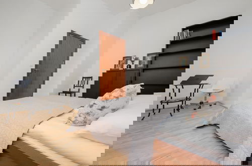 Foto 3 - Cozy Apartment With Balcony by Renters