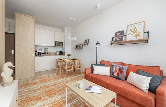 Bel Mare Apartment w/ Balcony by Renters - Foto 33