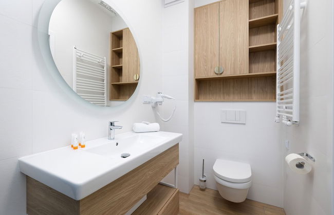 Bel Mare Apartment w/ Balcony by Renters - Foto 41