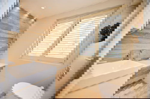 Foto 46 - The Regent s Park Scenery - Spacious 3bdr House w Garden and Study Room