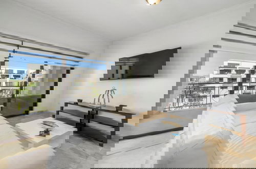 Foto 7 - One Bedroom w Amazing Views GYM Resort Amenities