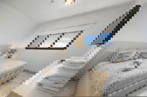Foto 9 - One Bedroom w Amazing Views GYM Resort Amenities