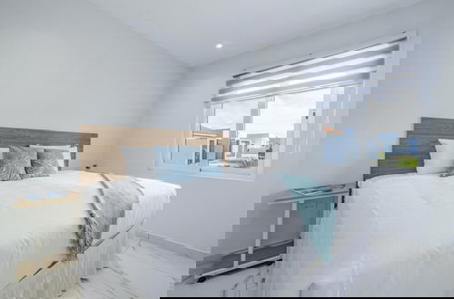 Foto 4 - Brand New 3BR 2BA w Private Pool Near Palm Beach