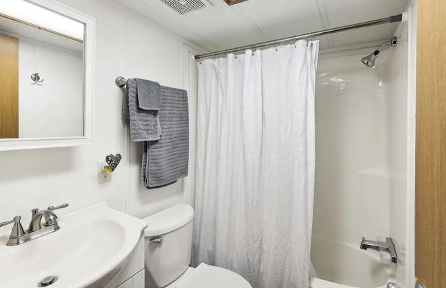 Cabin 9 ~ Toronto Lake: Fishing, Swimming & More! 1 Bedroom Cabin by RedAwning - Foto 13