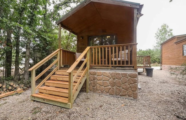 Cabin 9 ~ Toronto Lake: Fishing, Swimming & More! 1 Bedroom Cabin by RedAwning - Foto 1