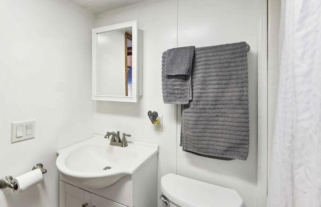 Cabin 9 ~ Toronto Lake: Fishing, Swimming & More! 1 Bedroom Cabin by RedAwning - Foto 12