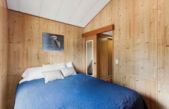 Cabin 9 ~ Toronto Lake: Fishing, Swimming & More! 1 Bedroom Cabin by RedAwning - Foto 3