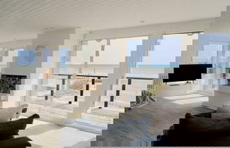 Foto 3 - Luxury Seafront Family Home - Indoor Pool