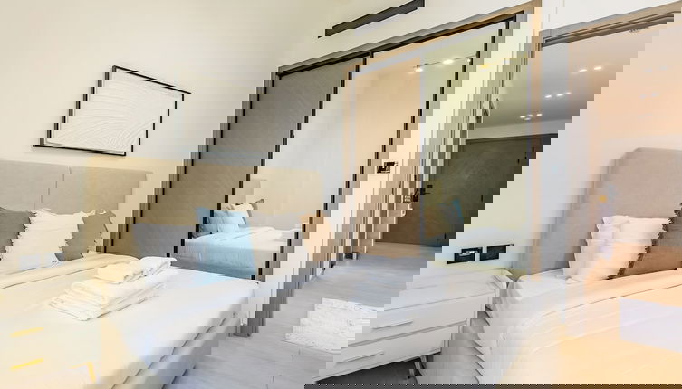 Foto 1 - Apt with Artful Interior and Urban Views