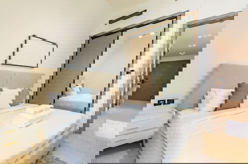 Foto 1 - Apt with Artful Interior and Urban Views