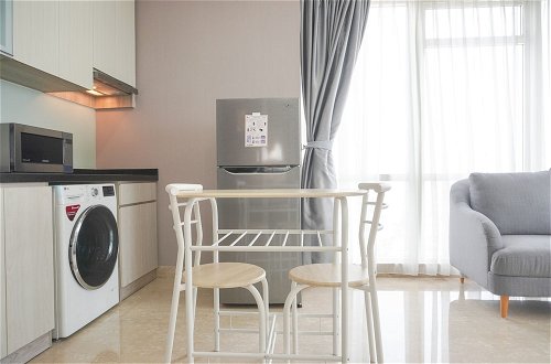 Foto 10 - Modern Look And Comfy 2Br Menteng Park Apartment